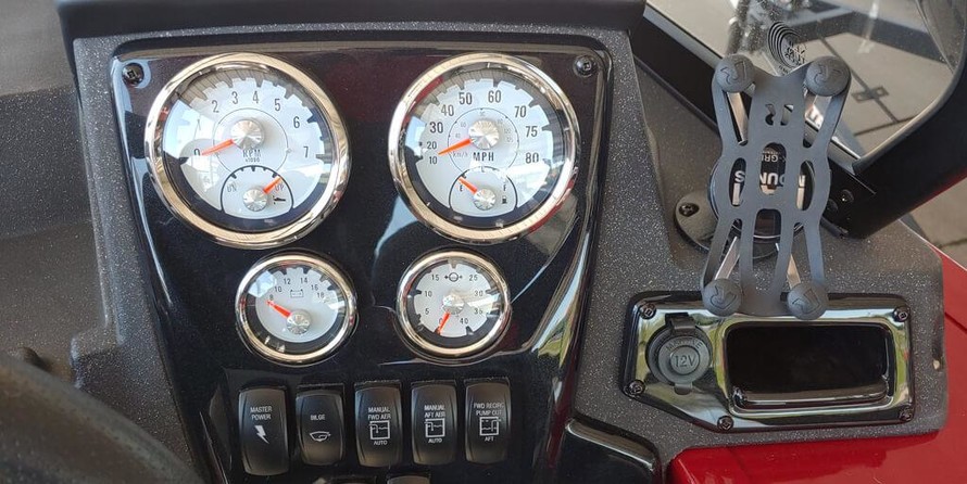Tracker Targa V-18 WT