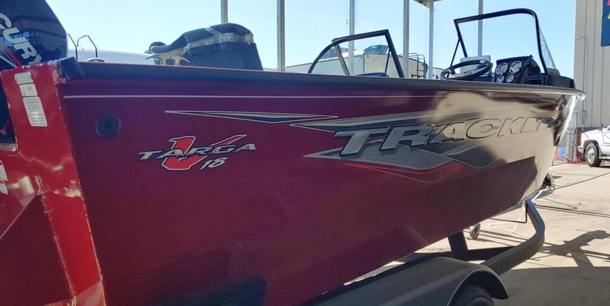 Tracker Targa V-18 WT