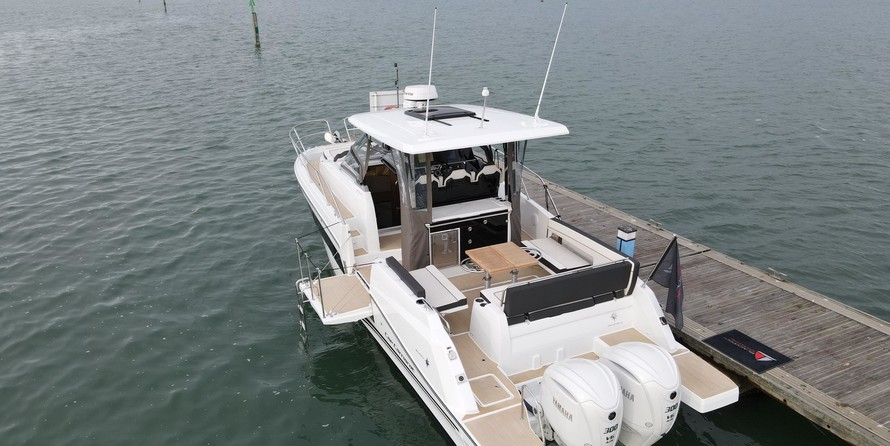 Jeanneau Cap Camarat 10.5 WA Series 2