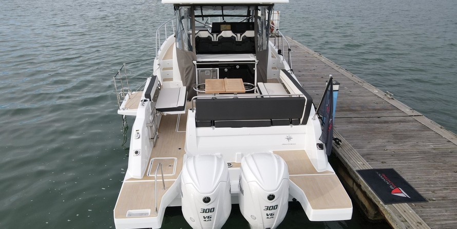 Jeanneau Cap Camarat 10.5 WA Series 2