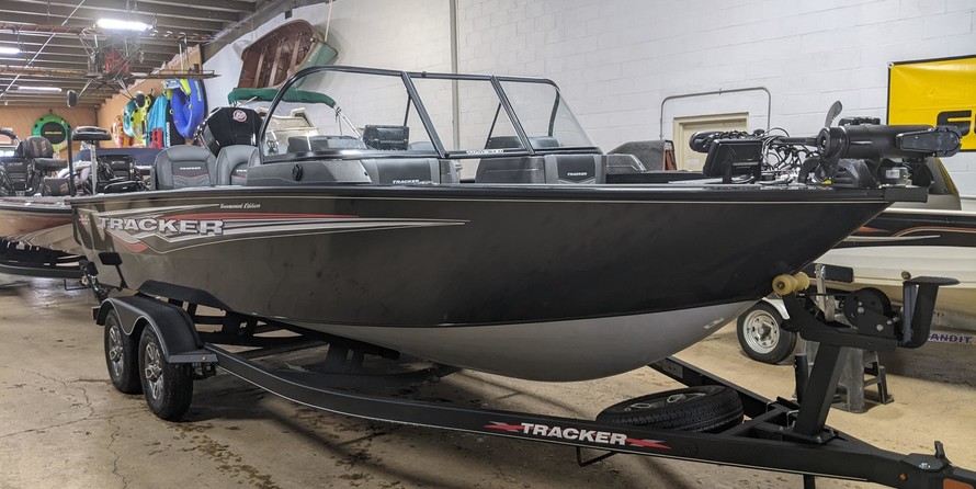 Tracker Targa V-19 WT