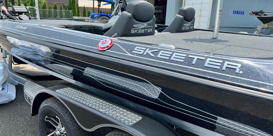 Skeeter zx 225