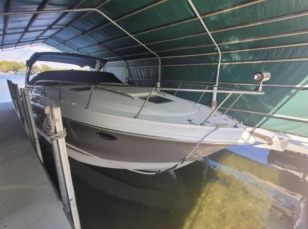 Chaparral 330 Signature