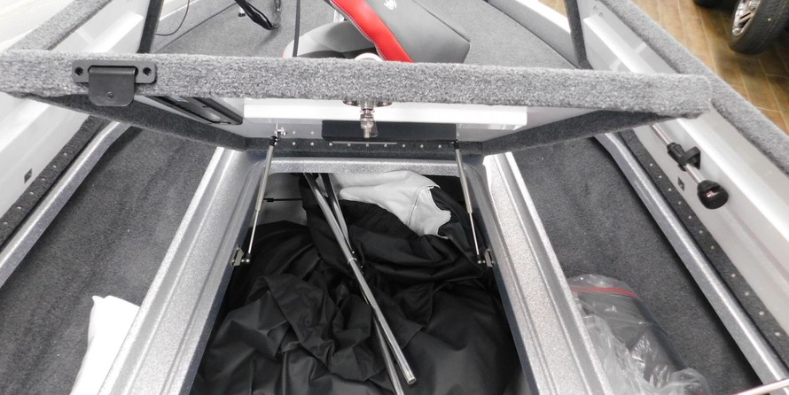 Lund Boats 1875 Pro-V Bass