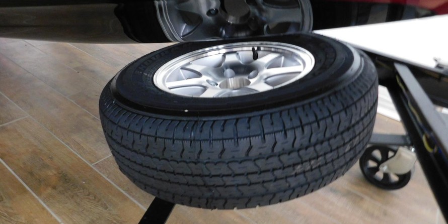 Lund Boats 1875 Pro-V Bass