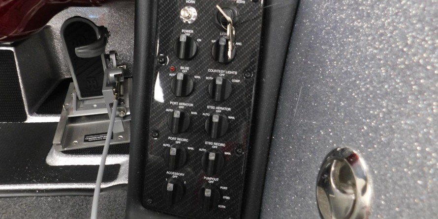 Lund Boats 1875 Pro-V Bass