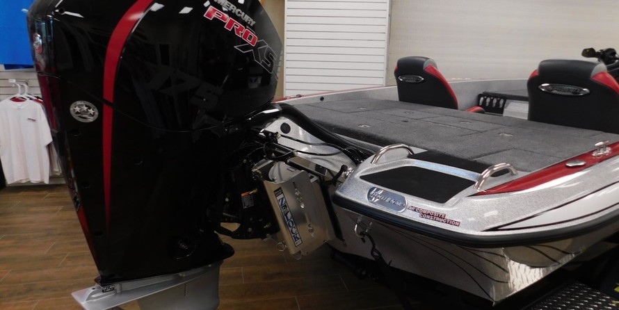 Lund Boats 1875 Pro-V Bass