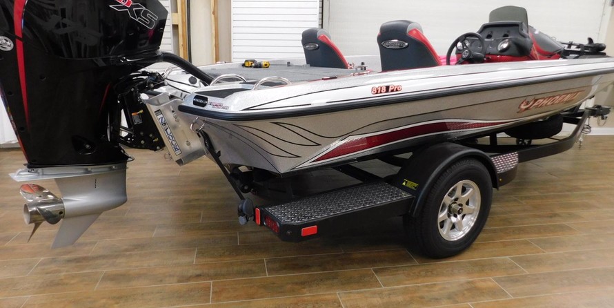 Lund Boats 1875 Pro-V Bass