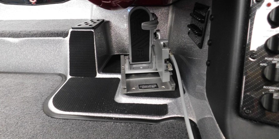 Lund Boats 1875 Pro-V Bass