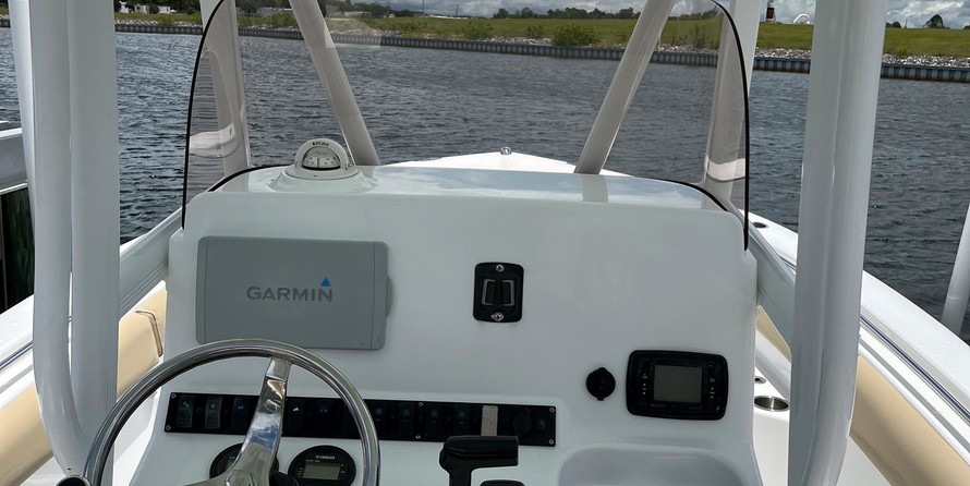 Sea Ray hunt ultra 211