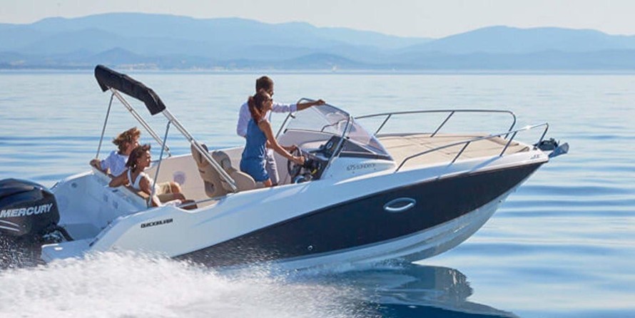 Quicksilver Activ 675 Sundeck