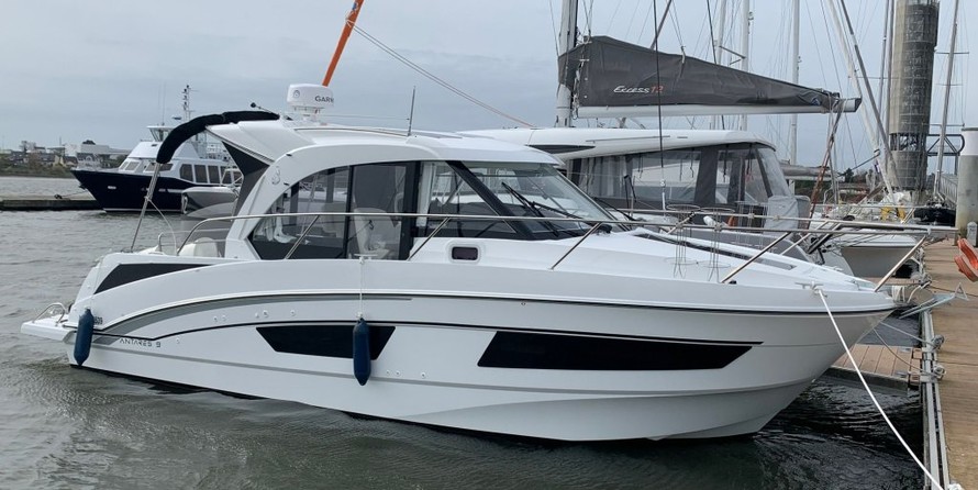 Beneteau Antares 9 OB