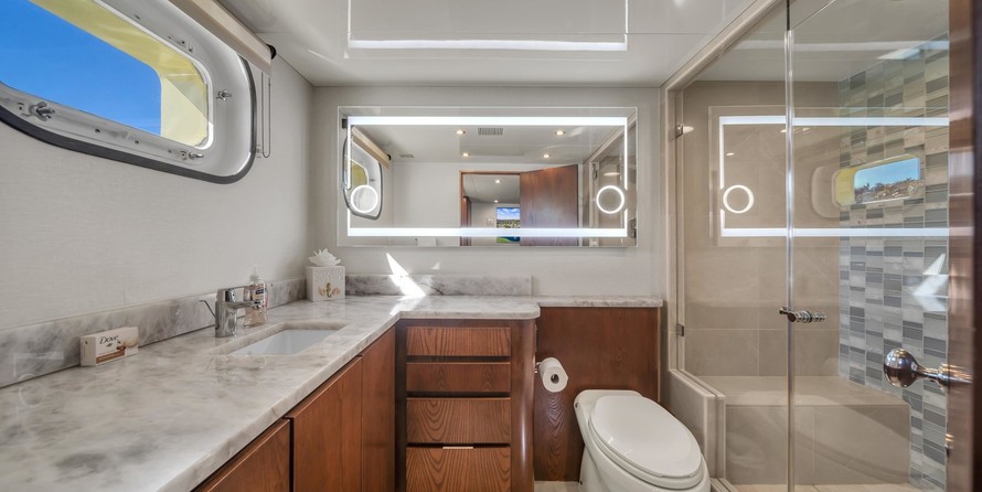 Broward Raised Pilothouse