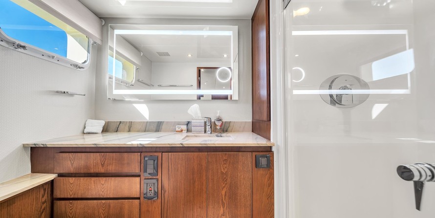 Broward Raised Pilothouse