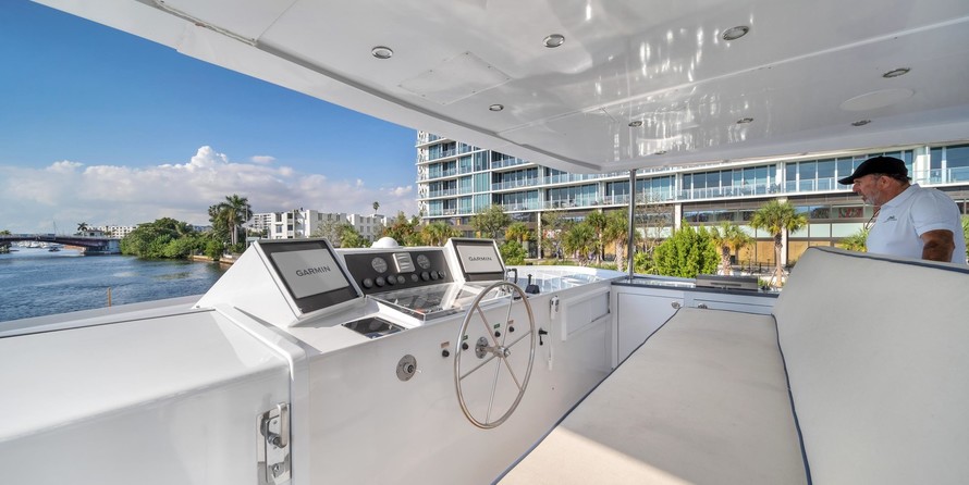 Broward Raised Pilothouse