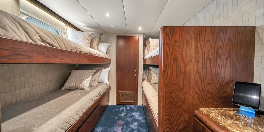 Broward Raised Pilothouse