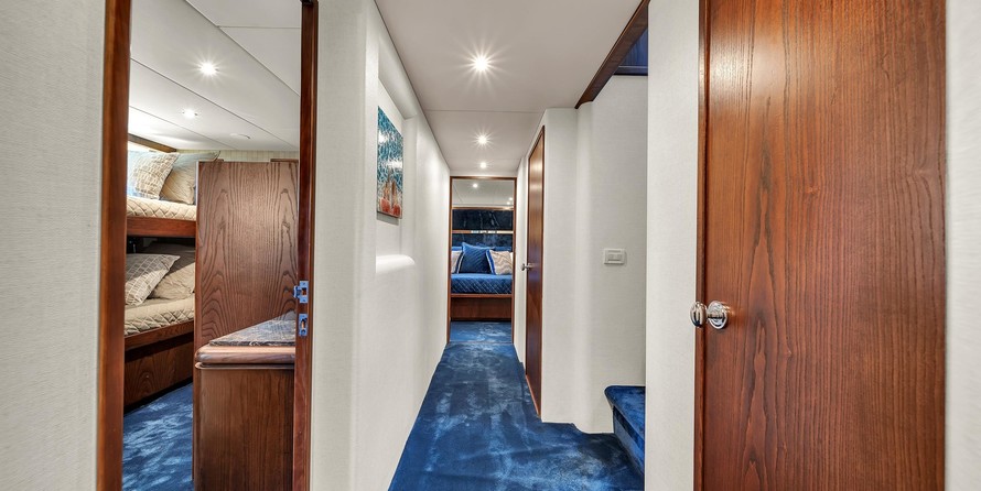 Broward Raised Pilothouse