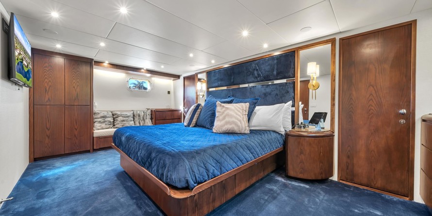 Broward Raised Pilothouse