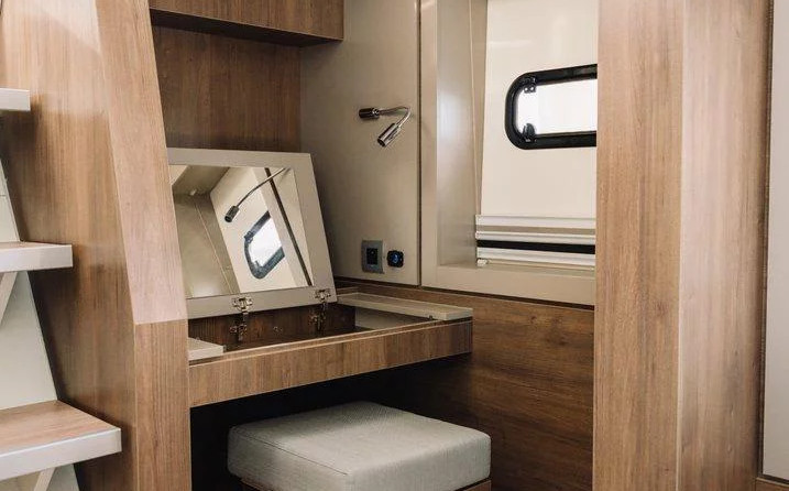 Bali 4.8 OW - 3 + 1 cab.