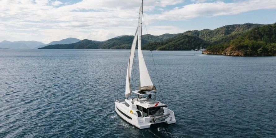 Bali 4.8 OW - 3 + 1 cab.