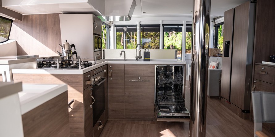 Bali 4.8 OW - 3 + 1 cab.