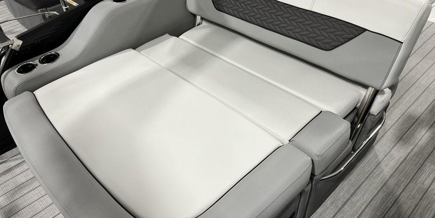 Hinckley Center Console 29