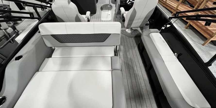 Hinckley Center Console 29