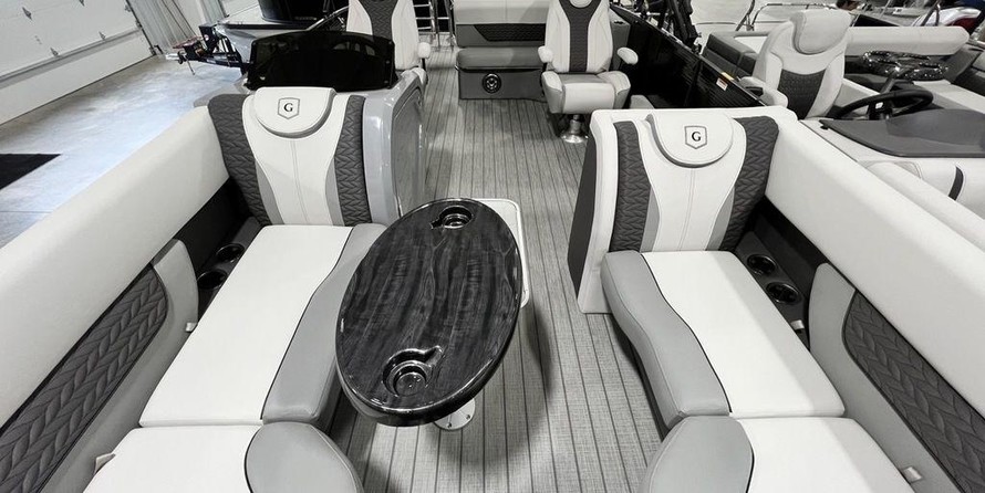 Hinckley Center Console 29