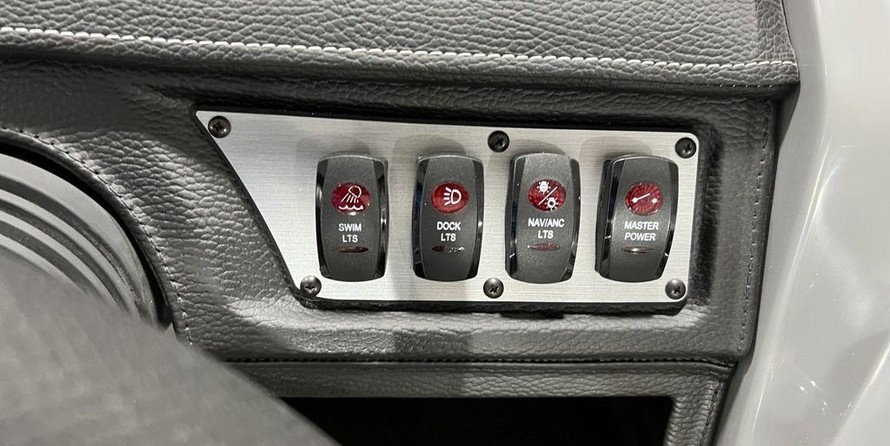 Hinckley Center Console 29