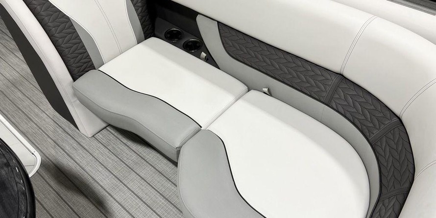 Hinckley Center Console 29