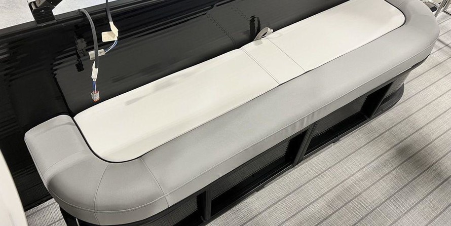 Hinckley Center Console 29