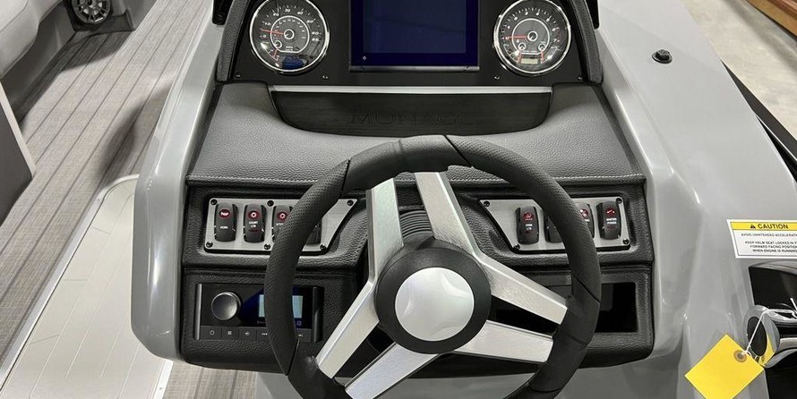 Hinckley Center Console 29