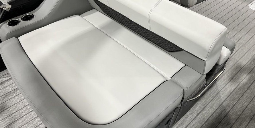 Hinckley Center Console 29