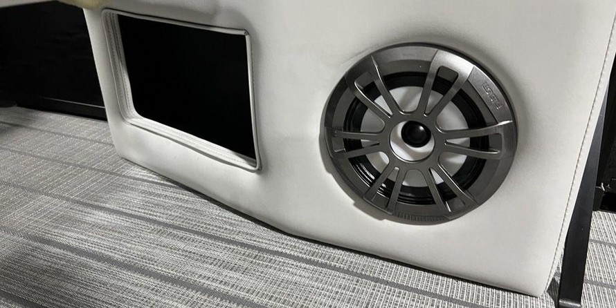 Hinckley Center Console 29