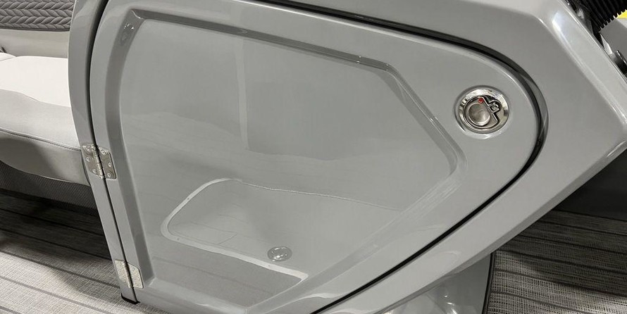 Hinckley Center Console 29