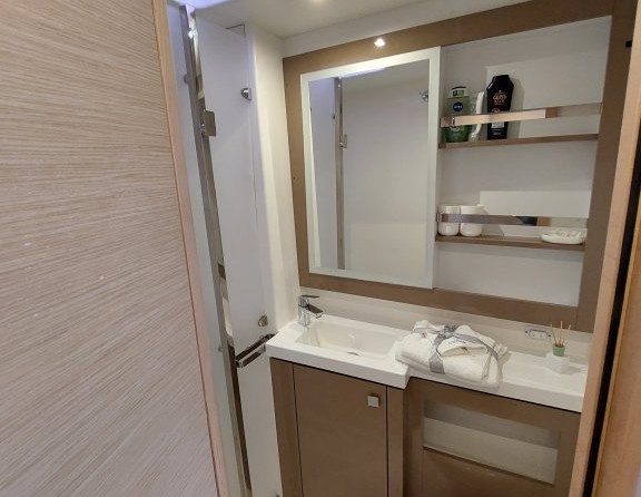 Fountaine Pajot Saona 47