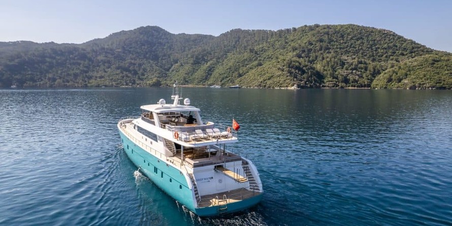 Motoryacht Deepwater