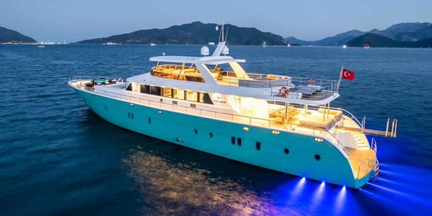 Motoryacht Deepwater