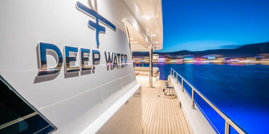 Motoryacht Deepwater