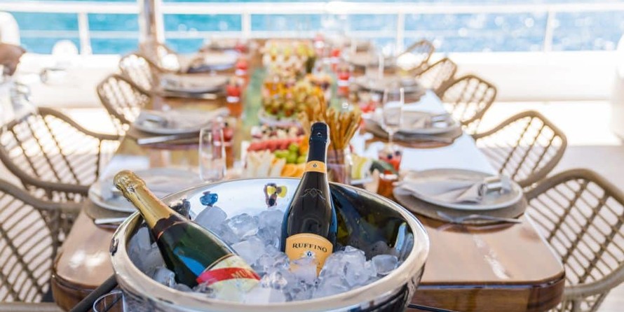 Motoryacht Deepwater