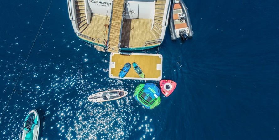 Motoryacht Deepwater