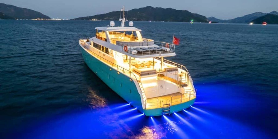 Motoryacht Deepwater