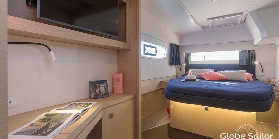 Fountaine Pajot Astréa 42
