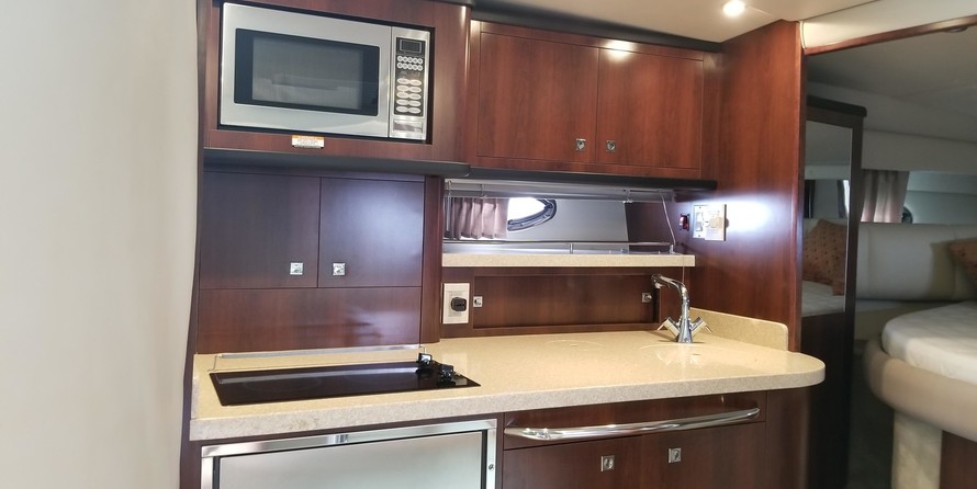 Chaparral 370 Signature Cruiser