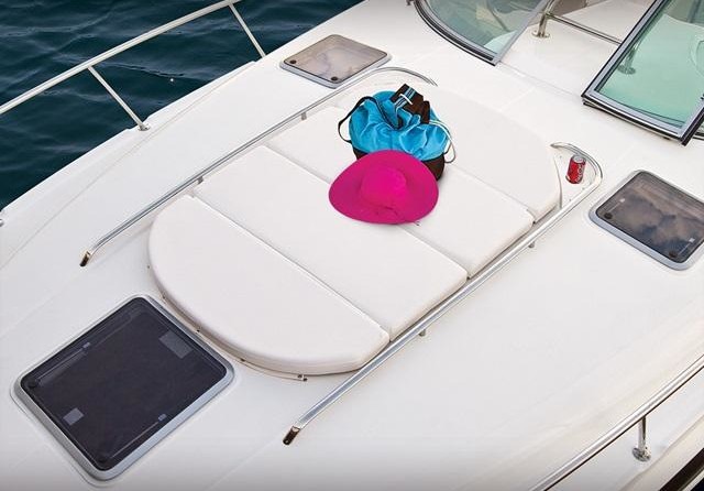 Chaparral 370 Signature Cruiser