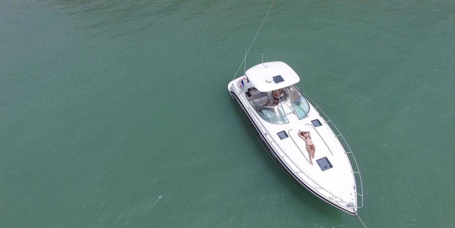 Chaparral 370 Signature Cruiser