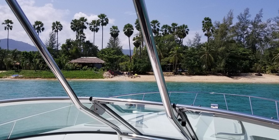 Chaparral 370 Signature Cruiser