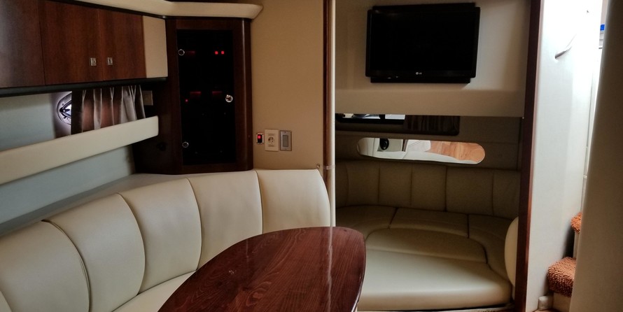 Chaparral 370 Signature Cruiser