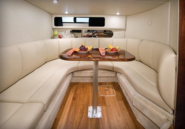 Chaparral 370 Signature Cruiser