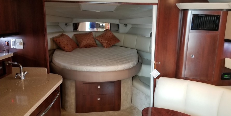 Chaparral 370 Signature Cruiser